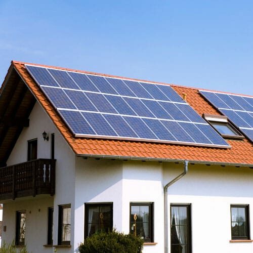 Tout savoir sur panneaux solaires et panneaux photovoltaïques dès 2025